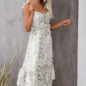 NWOT Vici Floral Maxi